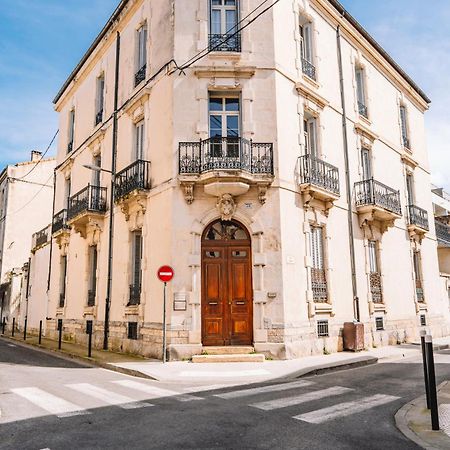 Demeure & Confort Nîmes Extérieur photo