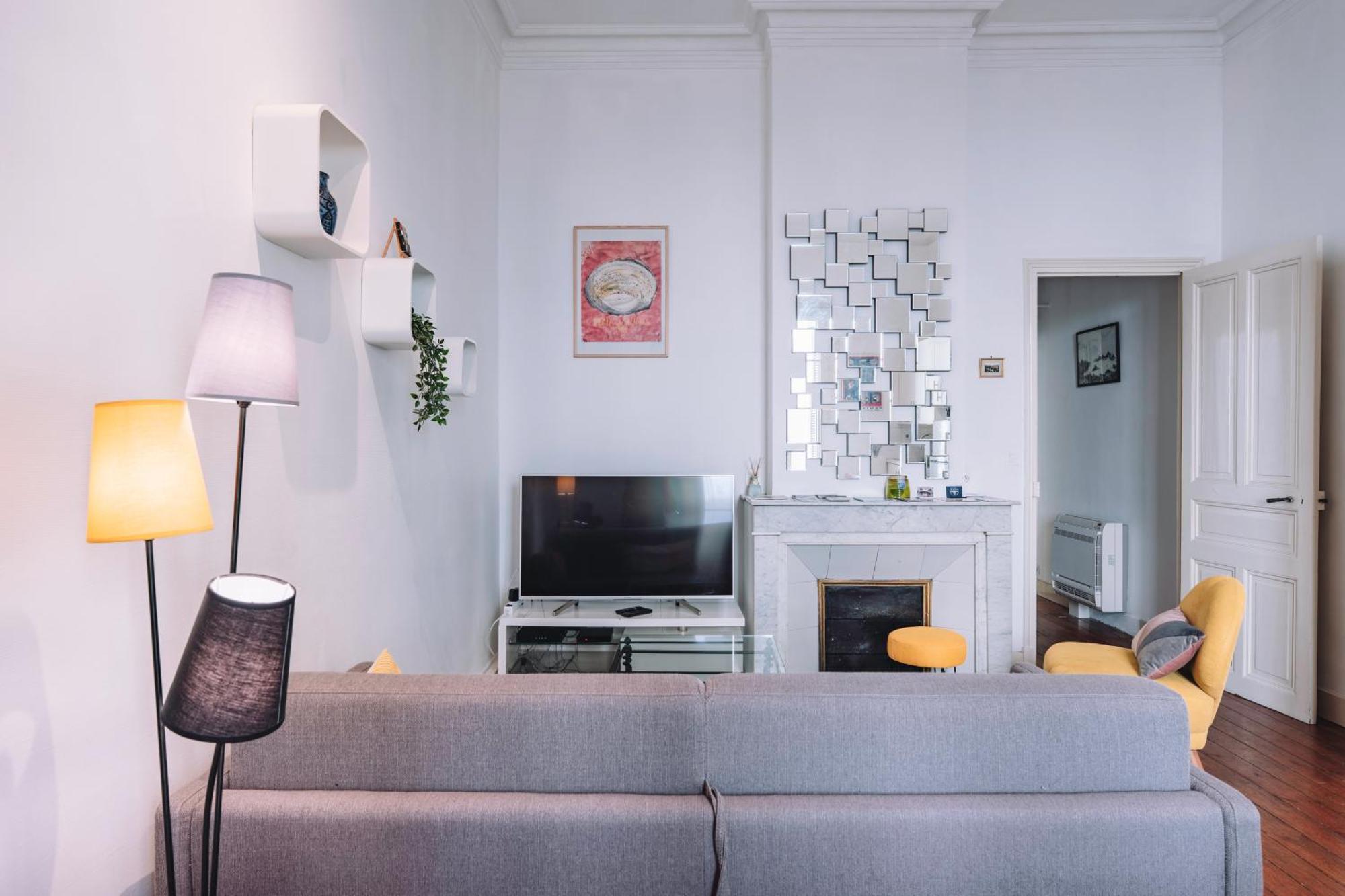 Demeure & Confort Nîmes Extérieur photo