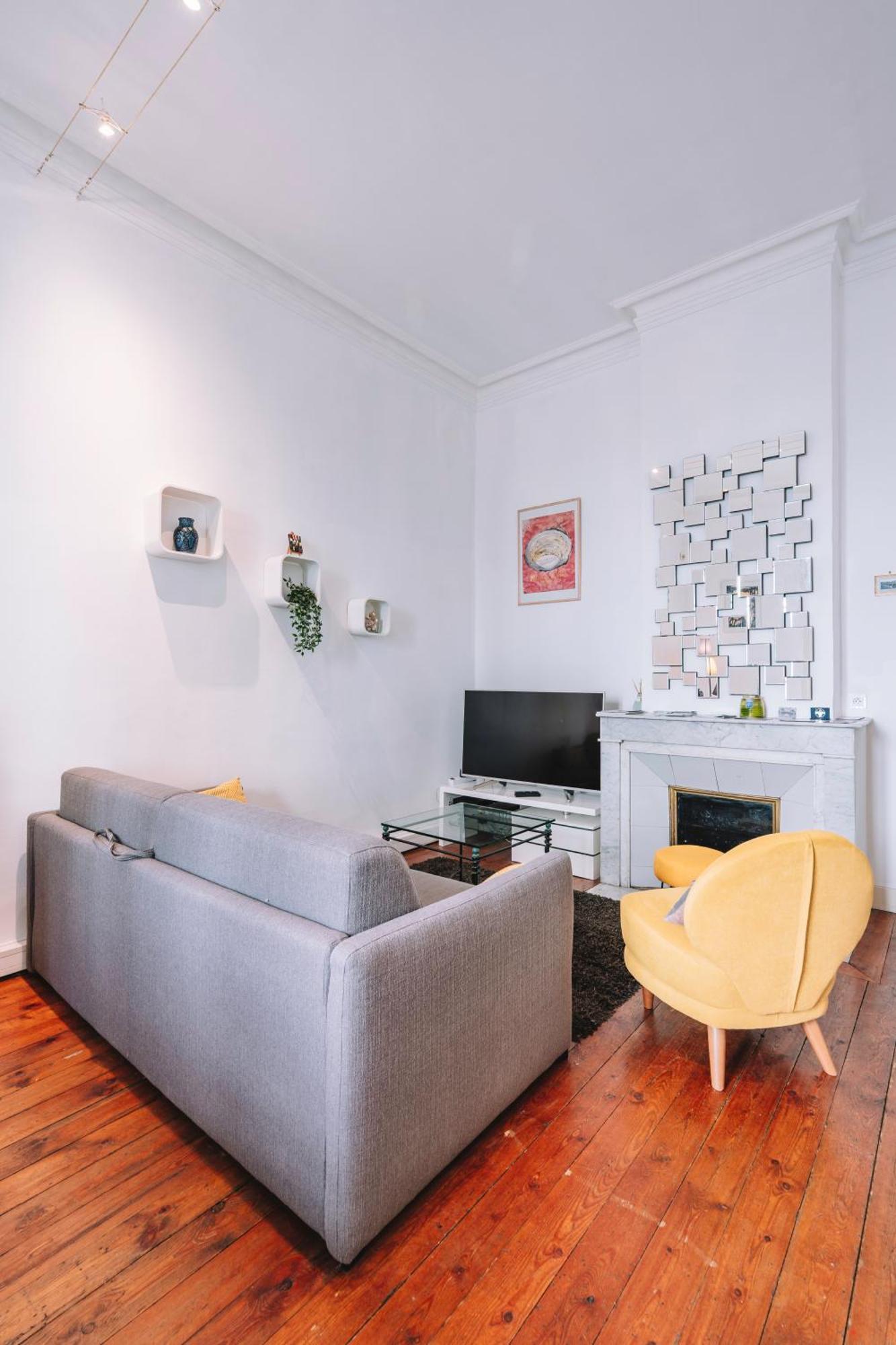 Demeure & Confort Nîmes Extérieur photo