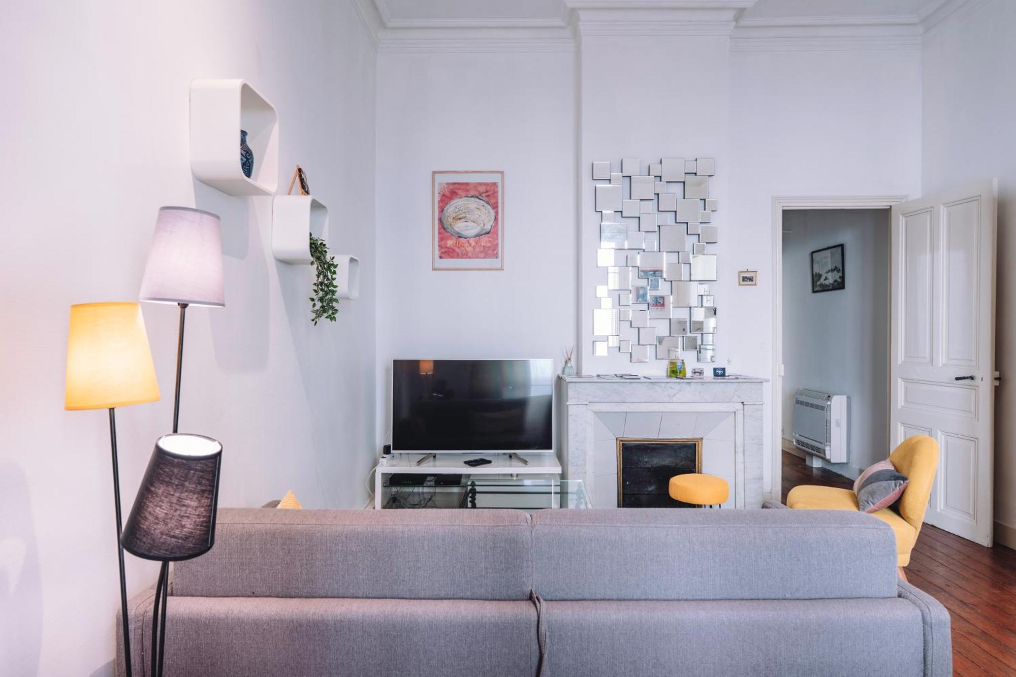 Demeure & Confort Nîmes Extérieur photo