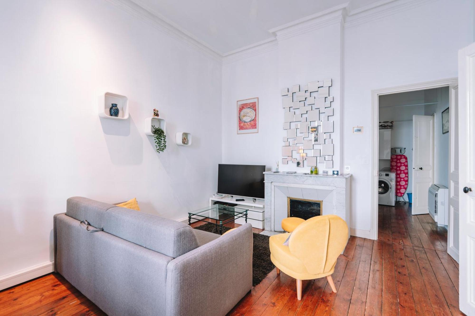 Demeure & Confort Nîmes Extérieur photo