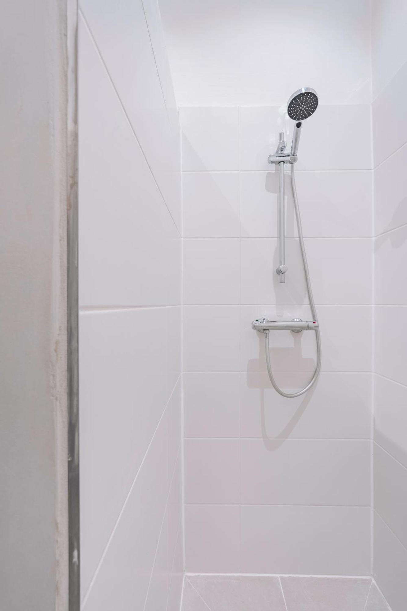 Demeure & Confort Nîmes Extérieur photo